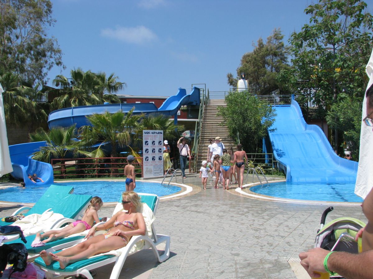 imagini hotel DELPHIN BOTANIK